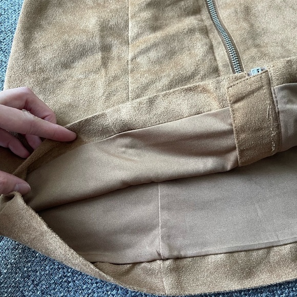 4/$24 🧡 Camel Zip front mini skirt - Picture 6 of 6